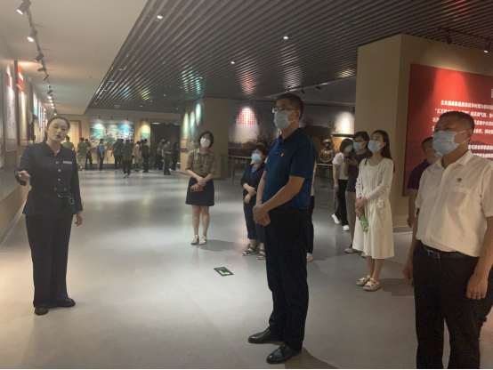 開展愛國主義教育活動弘揚價值觀463.png